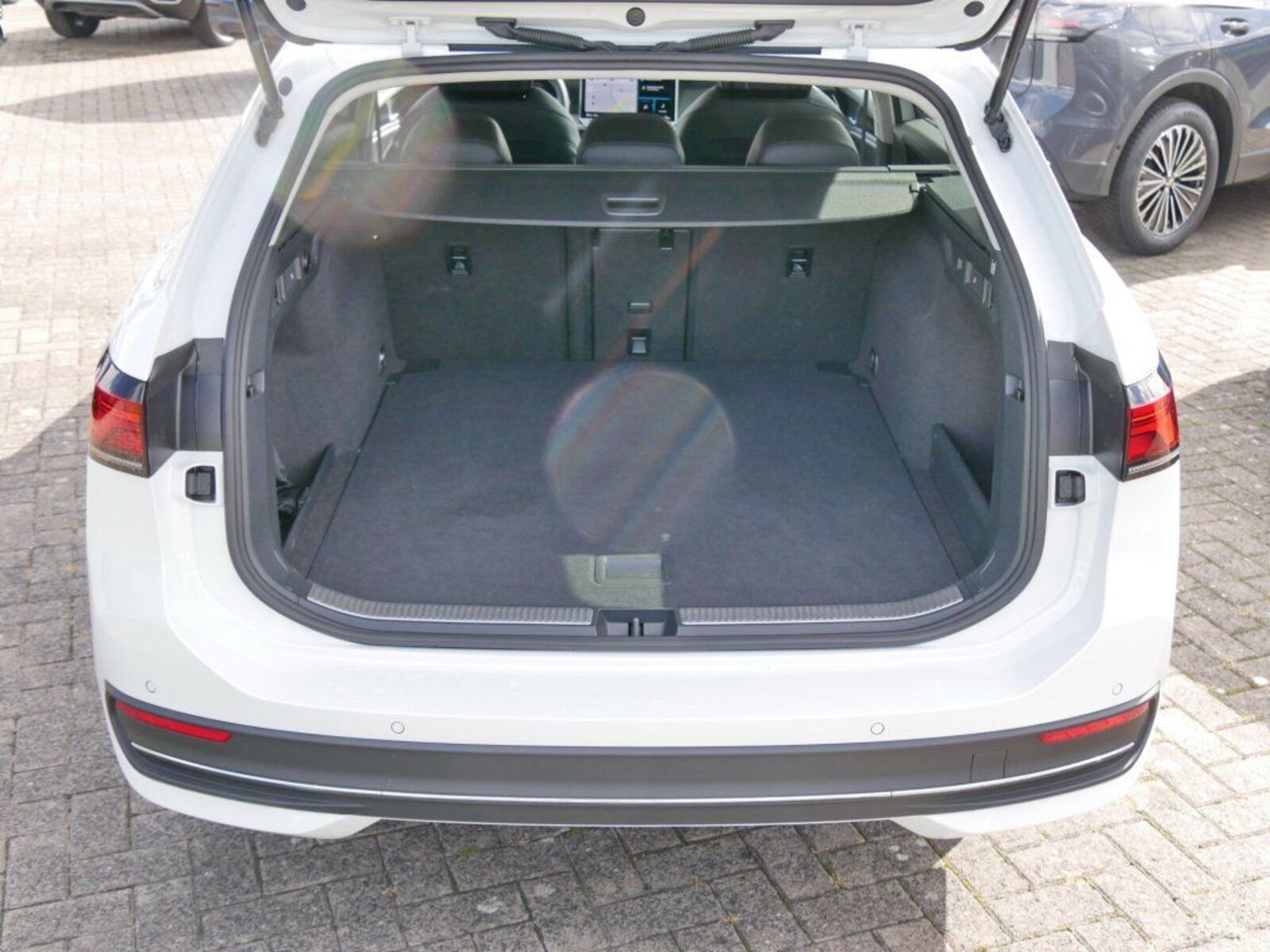 Volkswagen Passat – Bild 9