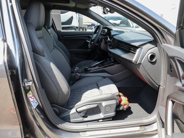 Image about Audi RS 3 Limousine TFSI quattro S tronic