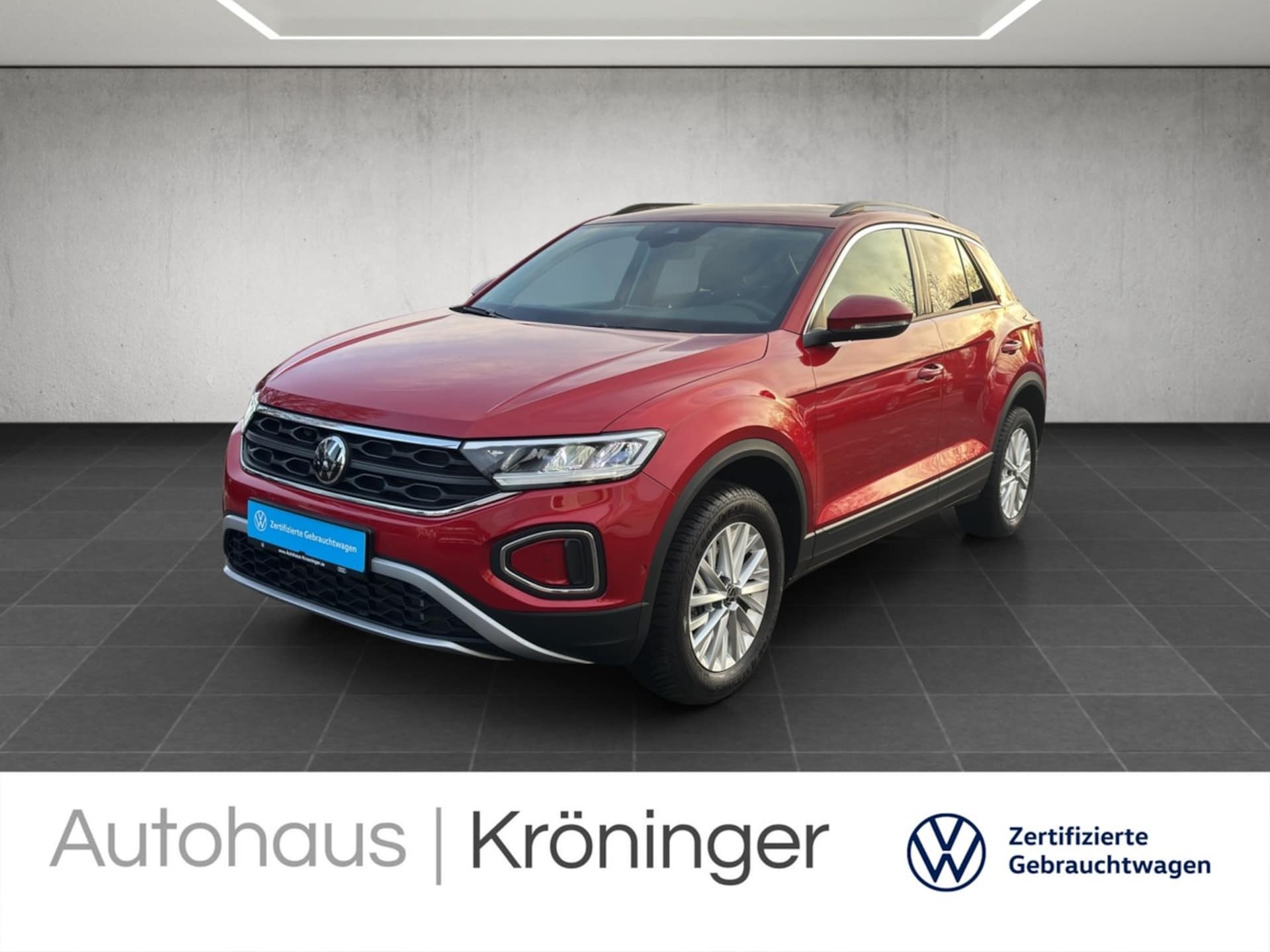 Volkswagen T-Roc 2025 — T-Roc 1.5 TSI DSG Life Navi Rück SHZ