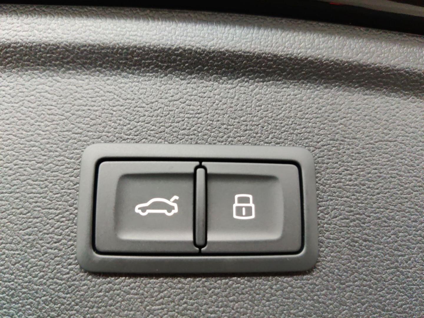 Image about Audi RS 3 Sportback TFSI quattro S tronic