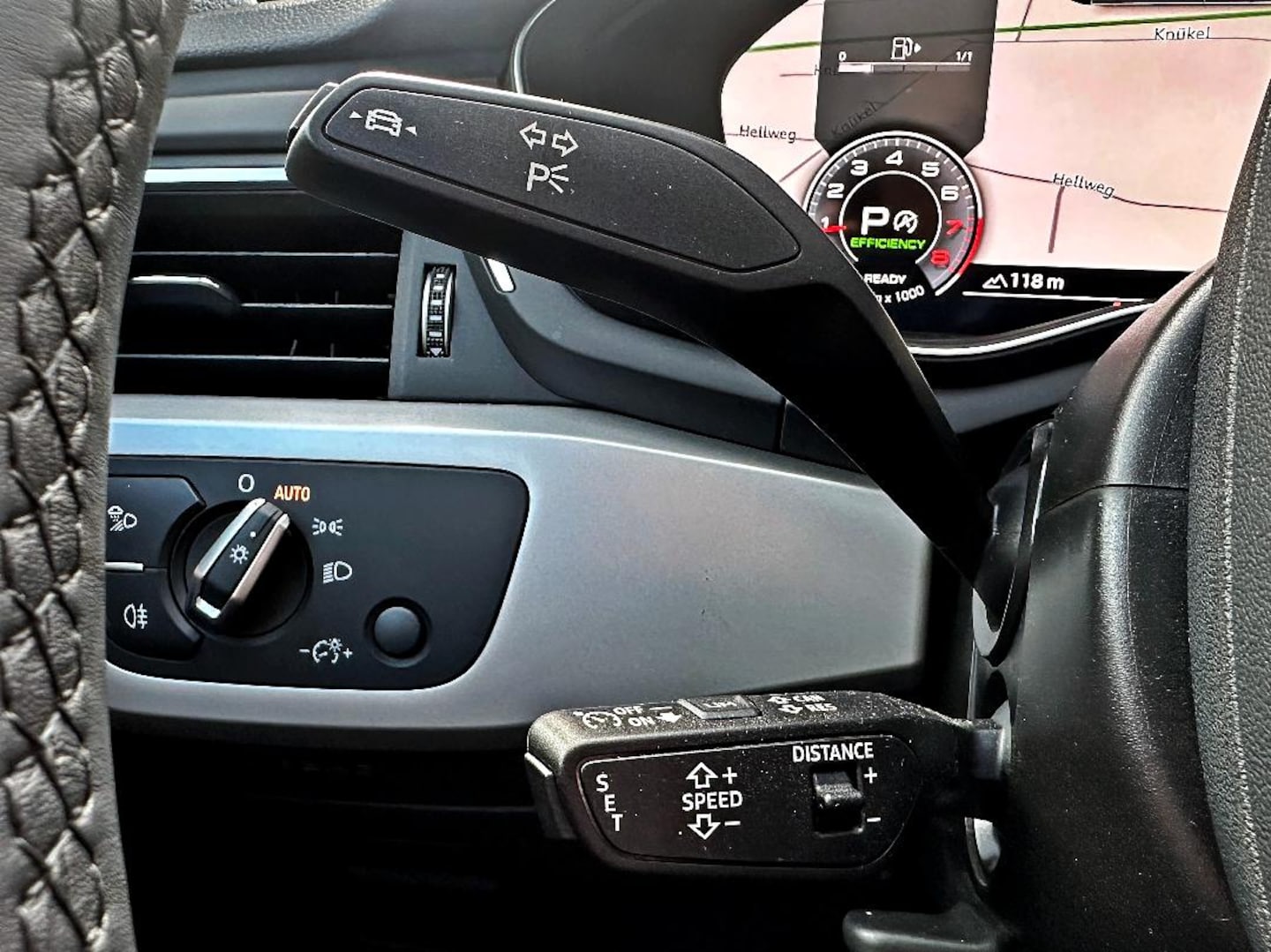 Bild über Audi A4 Avant S line 45 TFSI quattro S tronic - für weitere Informationen kontaktieren Sie den Audi Partner