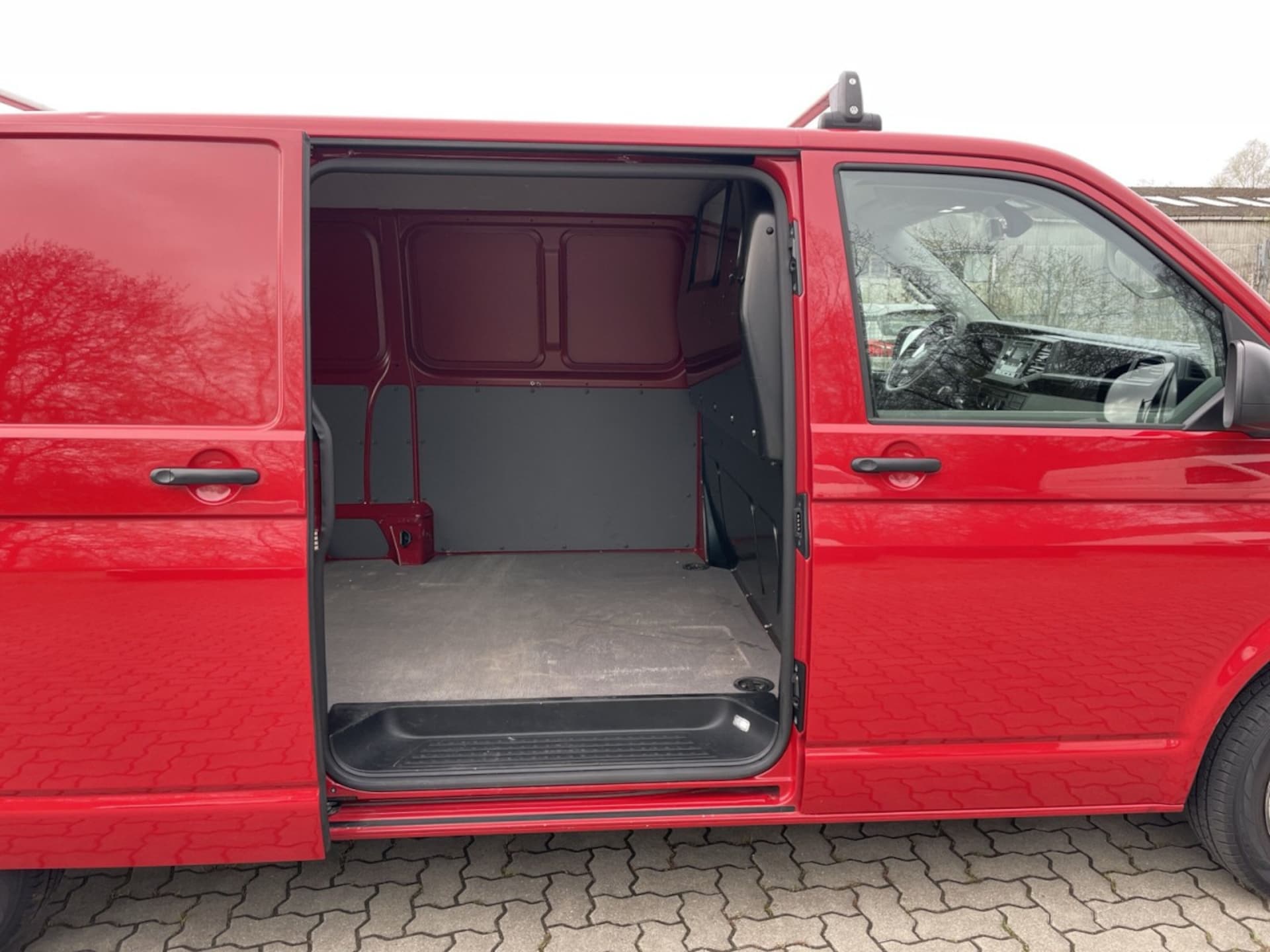 Volkswagen T6.1 Transporter Kasten langer Radstand