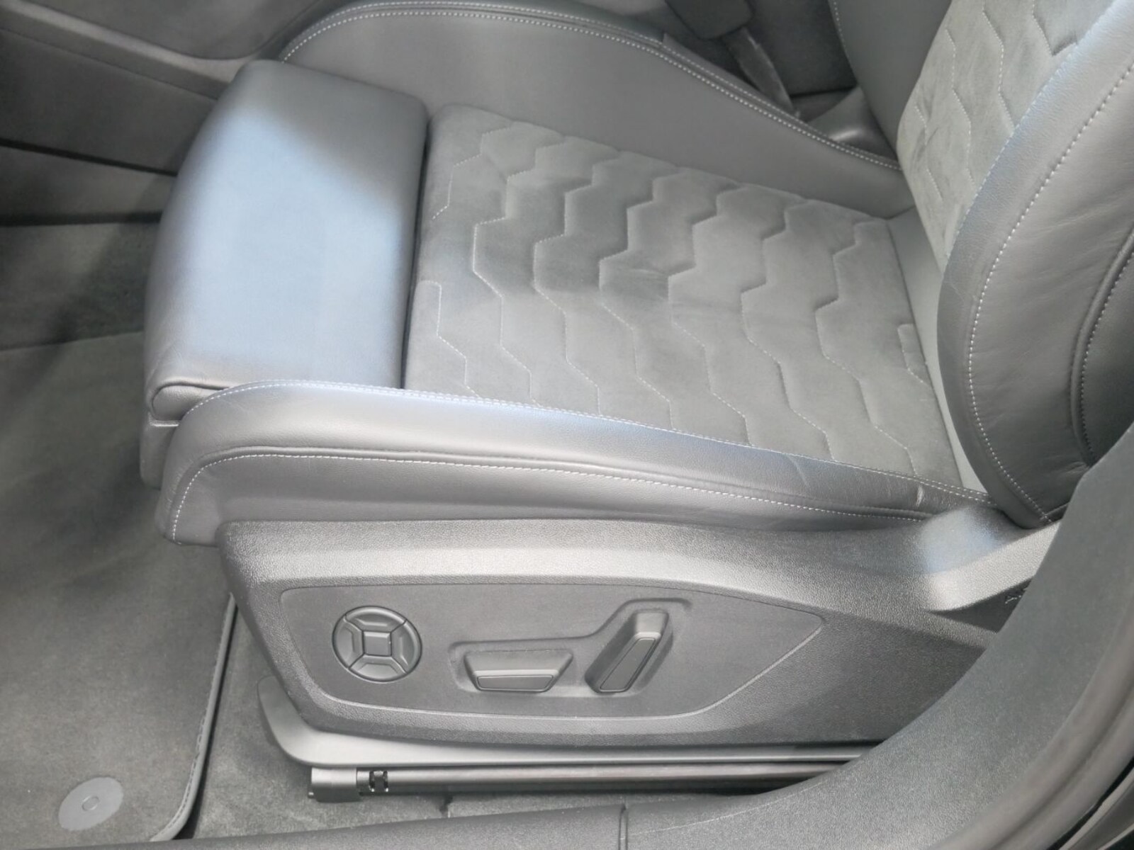 Audi A6 Avant e-tron – Bild 21