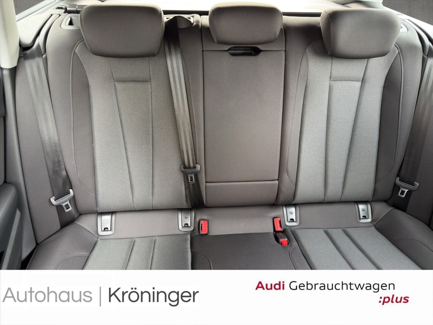 Bild über Audi A4 Avant advanced 35 TFSI S tronic - für weitere Informationen kontaktieren Sie den Audi Partner
