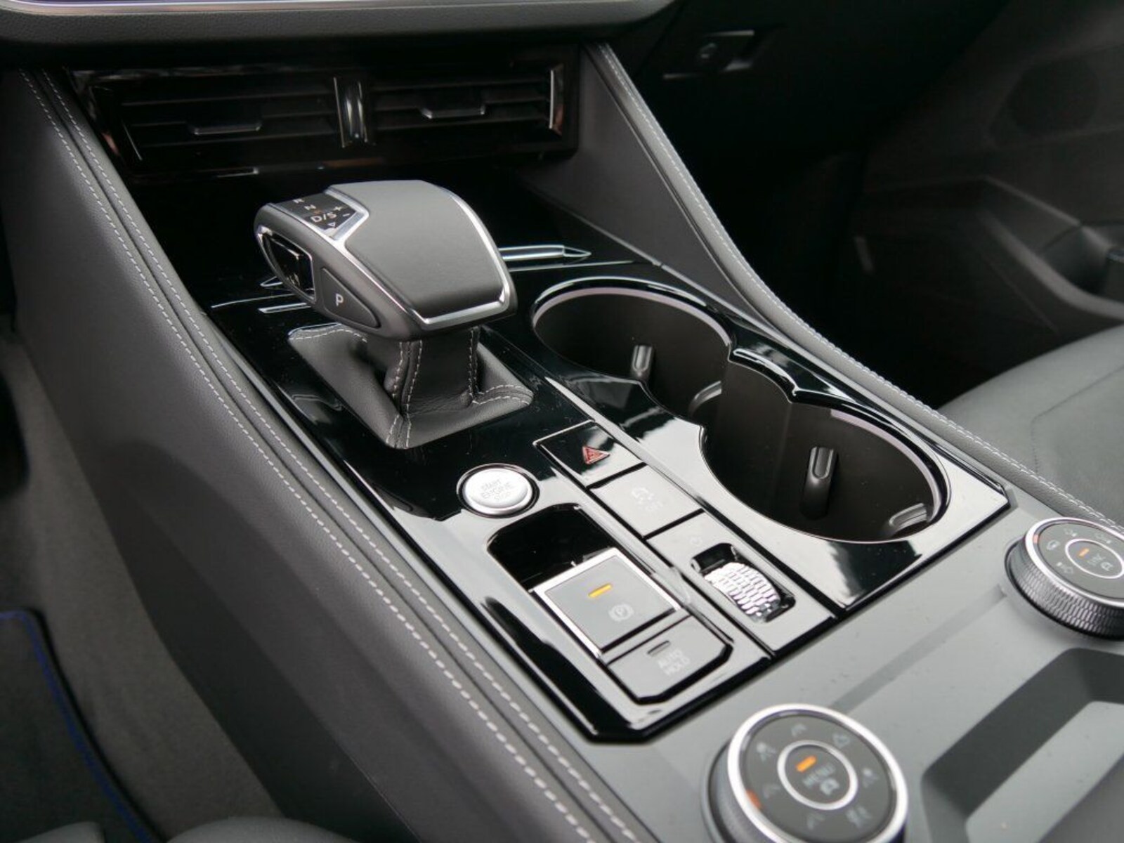 Volkswagen Touareg – Bild 14