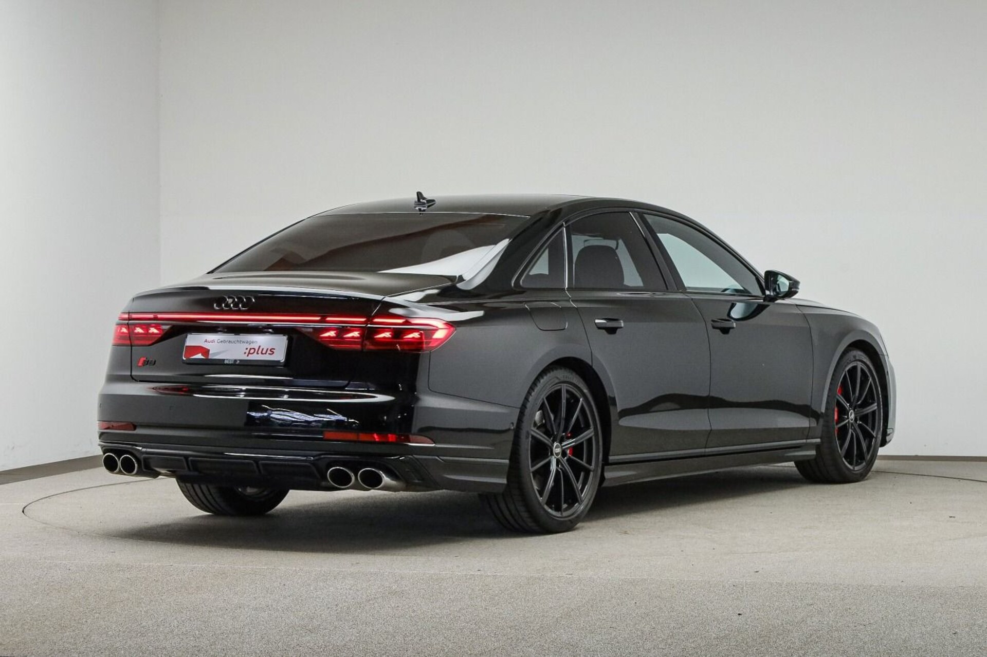 Audi S8