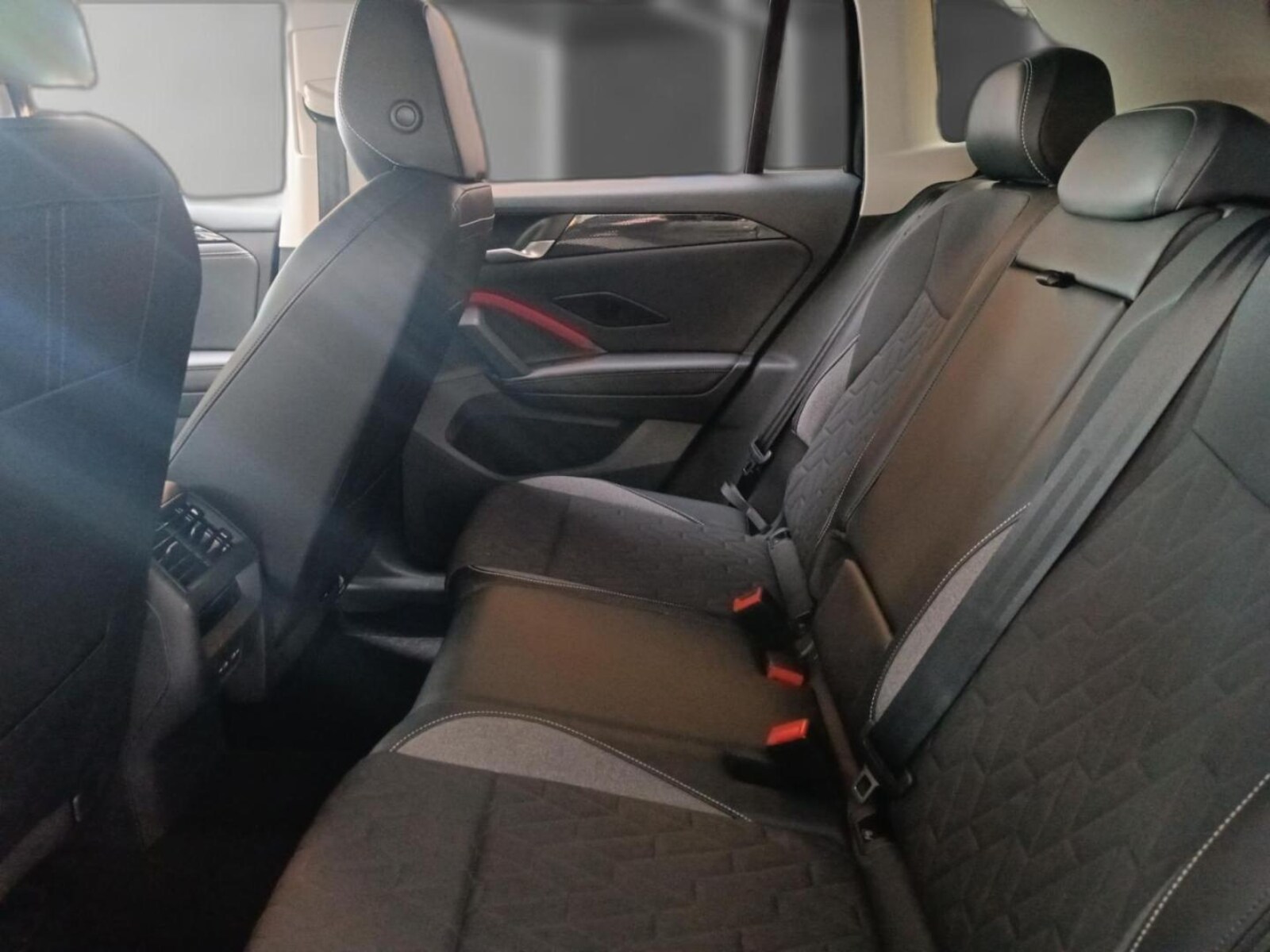 Volkswagen Tiguan – Bild 17