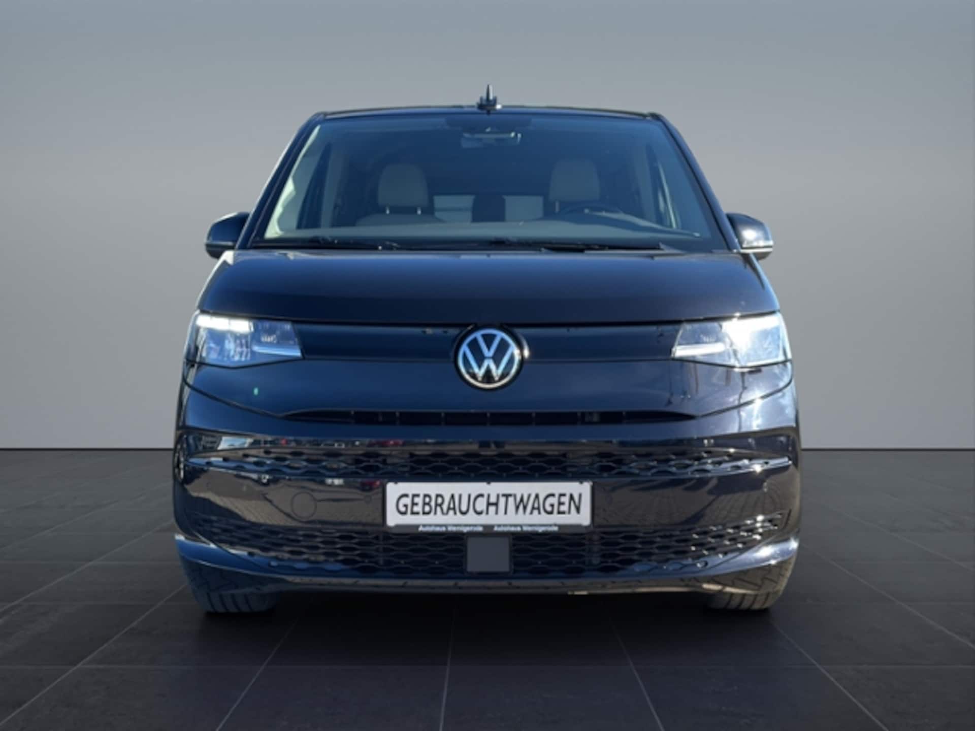 Volkswagen Multivan Langversion Basis-Modell