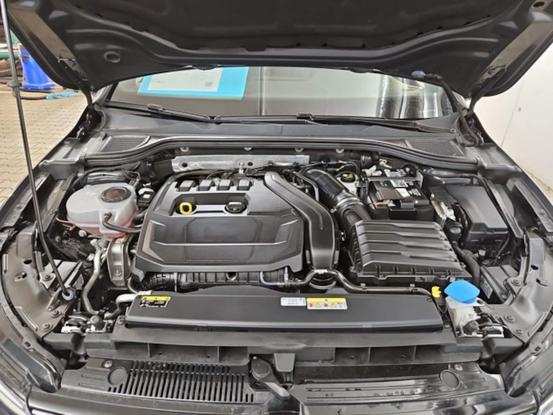 Volkswagen Golf Variant R-Line