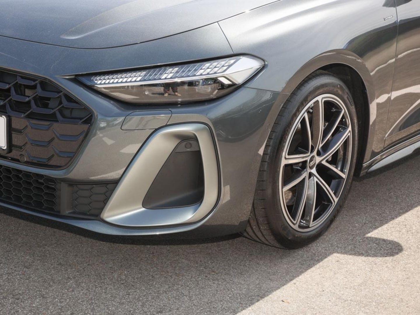 Bild über Audi A5 Avant e-hybrid e-hybrid quattro 220 kW S tronic - für weitere Informationen kontaktieren Sie den Audi Partner