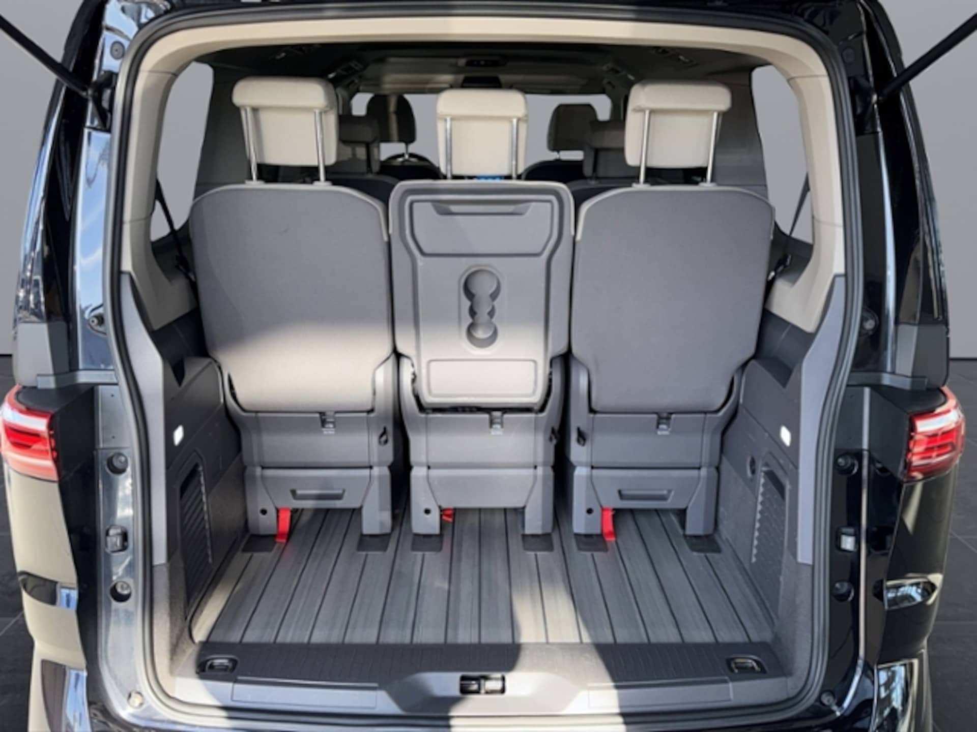 Volkswagen Multivan Langversion Basis-Modell