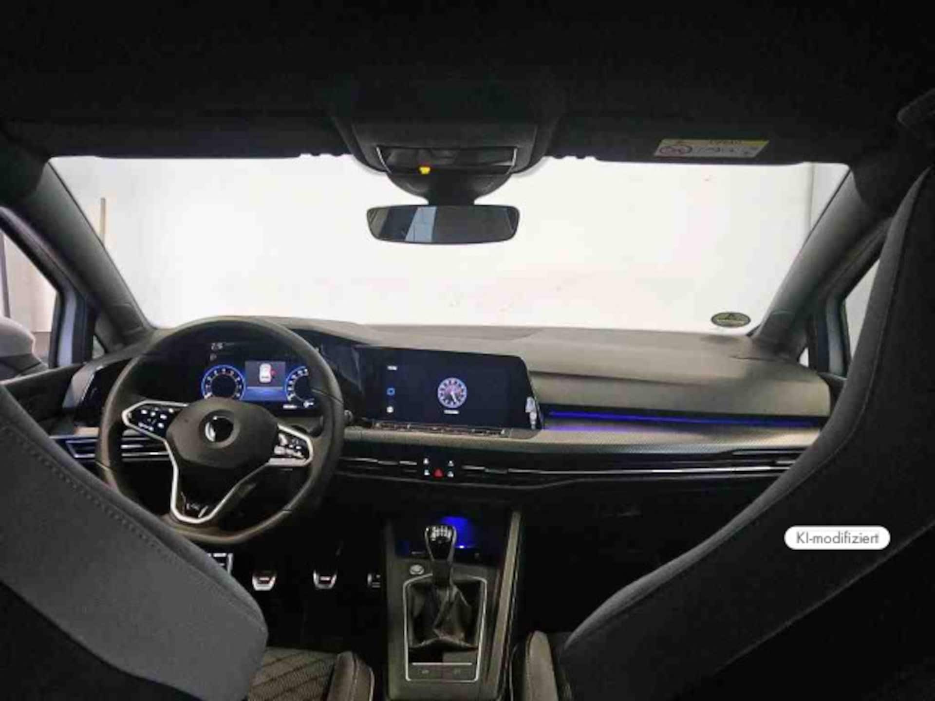 Volkswagen Golf R-Line