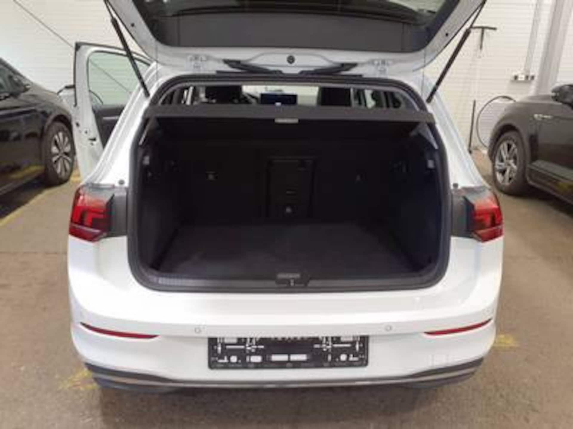 Volkswagen Golf Life