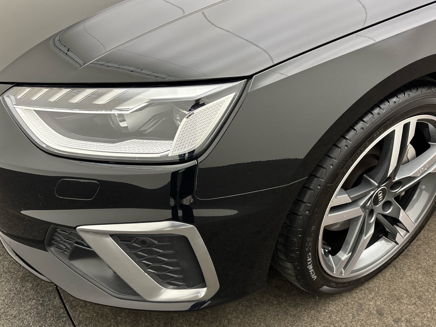 Bild über Audi A4 Avant S line 40 TDI S tronic - für weitere Informationen kontaktieren Sie den Audi Partner