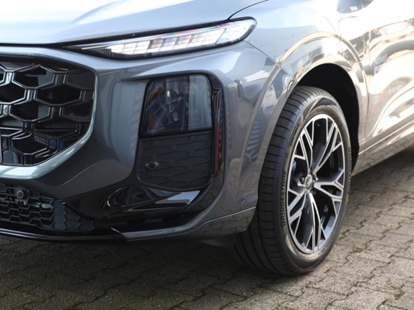 Bild über Audi Q3 SUV e-hybrid e-hybrid 200 kW S tronic - für weitere Informationen kontaktieren Sie den Audi Partner