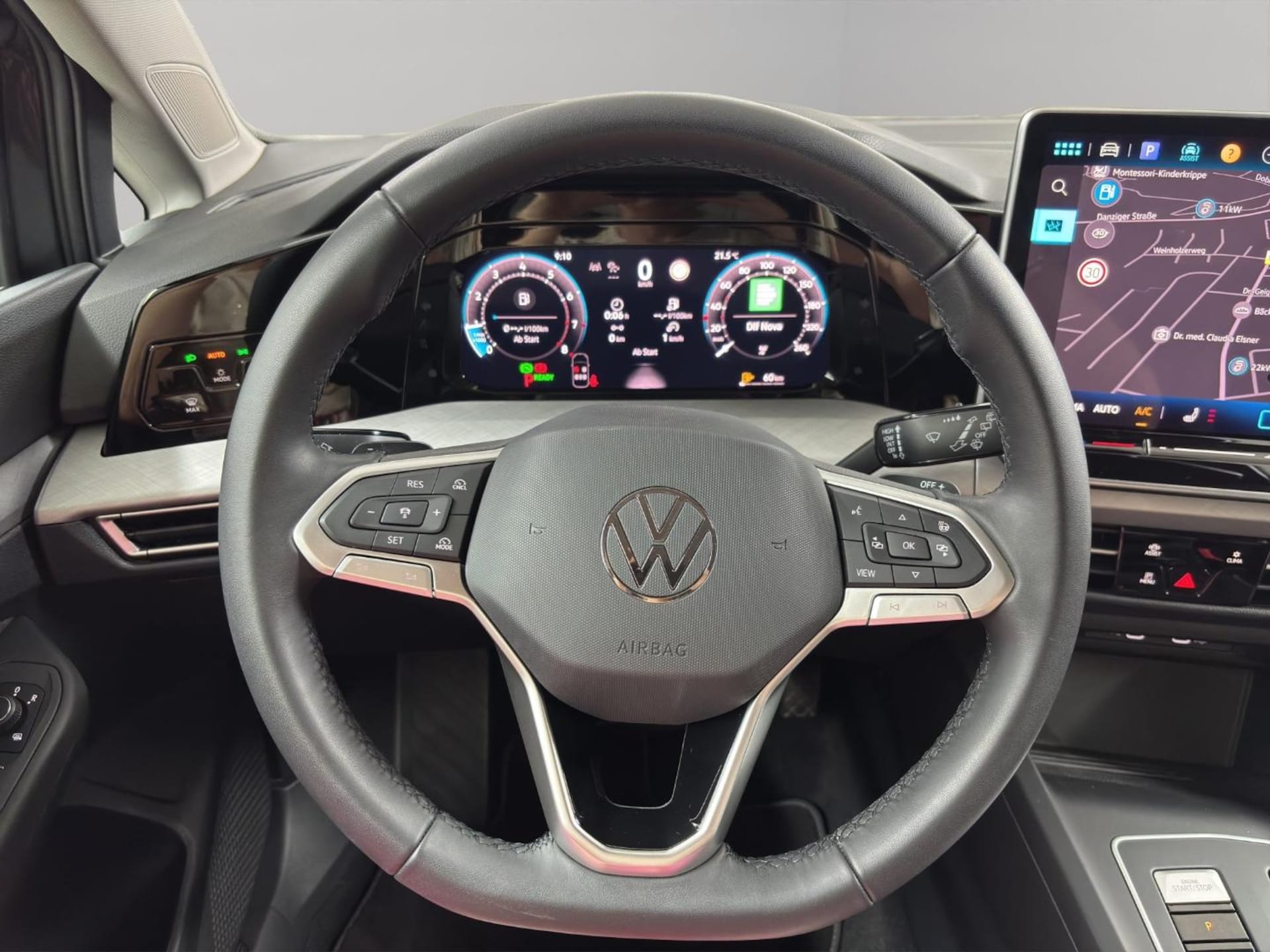 Volkswagen Golf Life