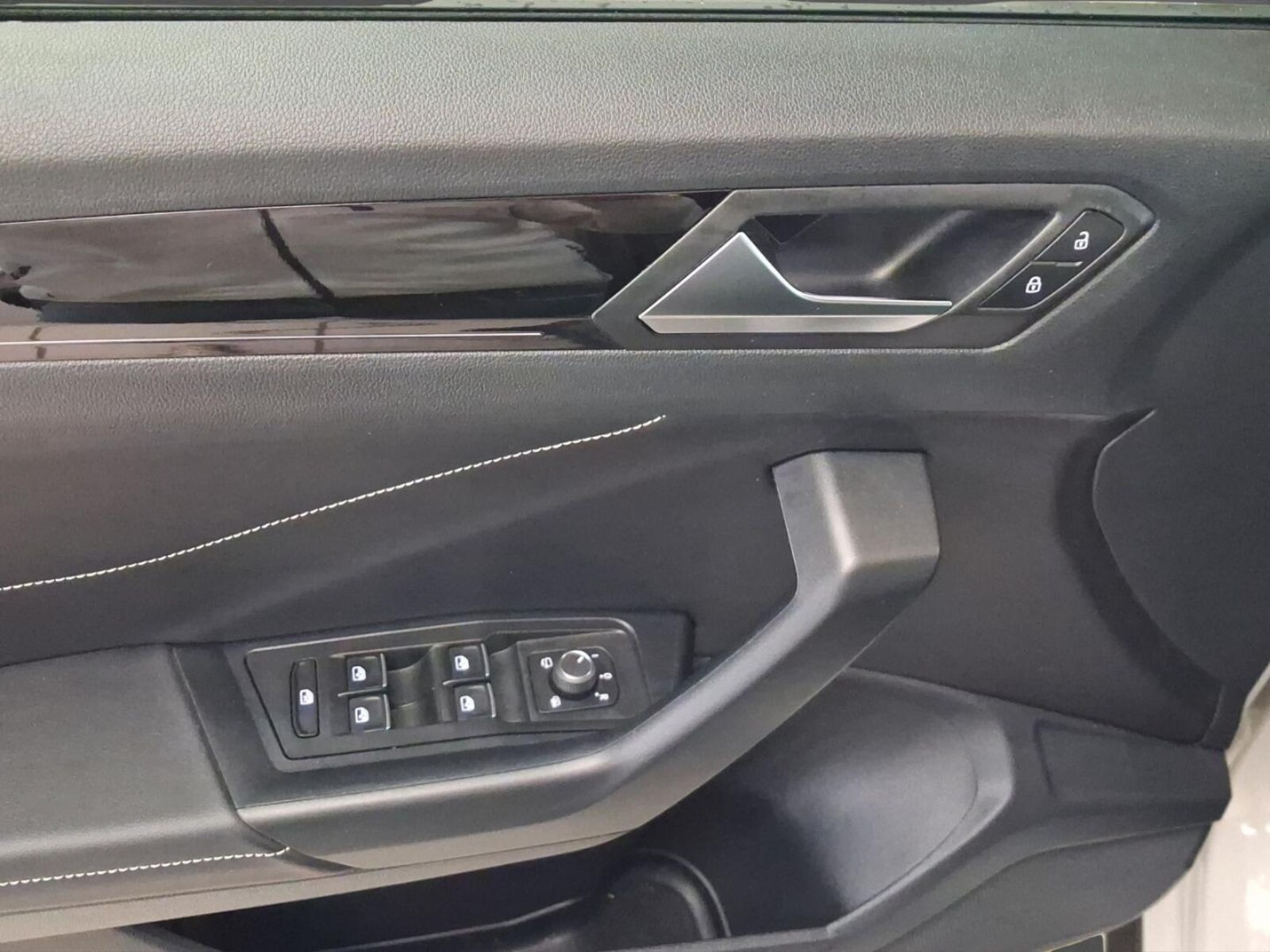 Volkswagen T-Roc – Bild 15
