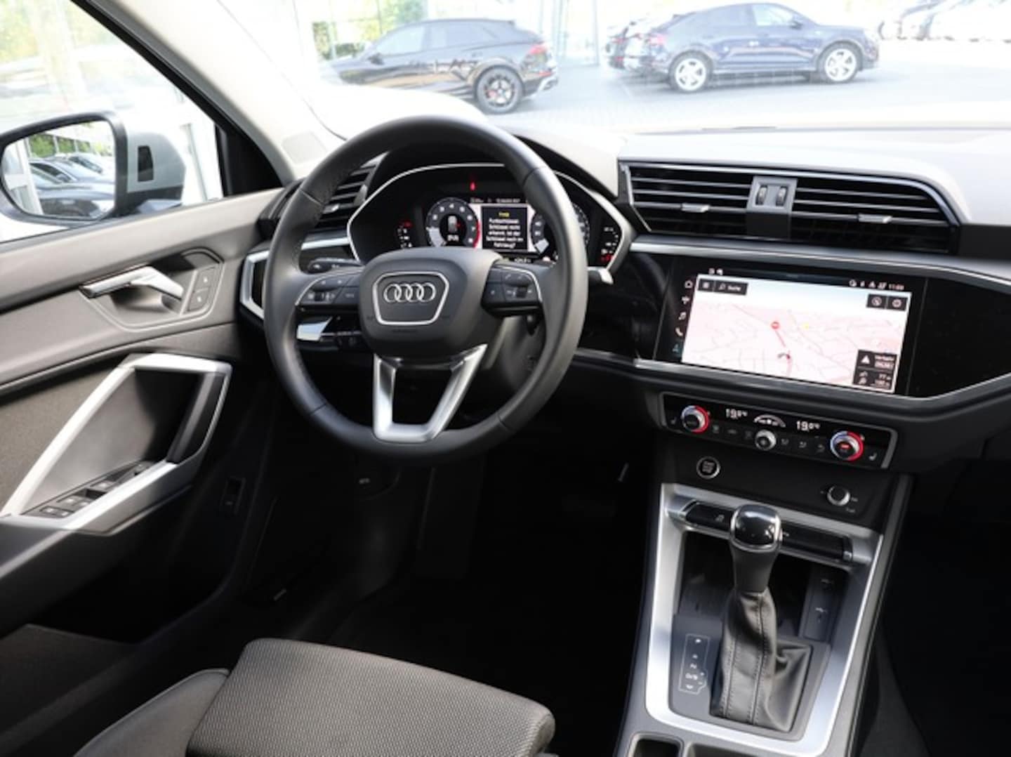 Bild über Audi Q3 TFSI 110 kW S tronic - für weitere Informationen kontaktieren Sie den Audi Partner