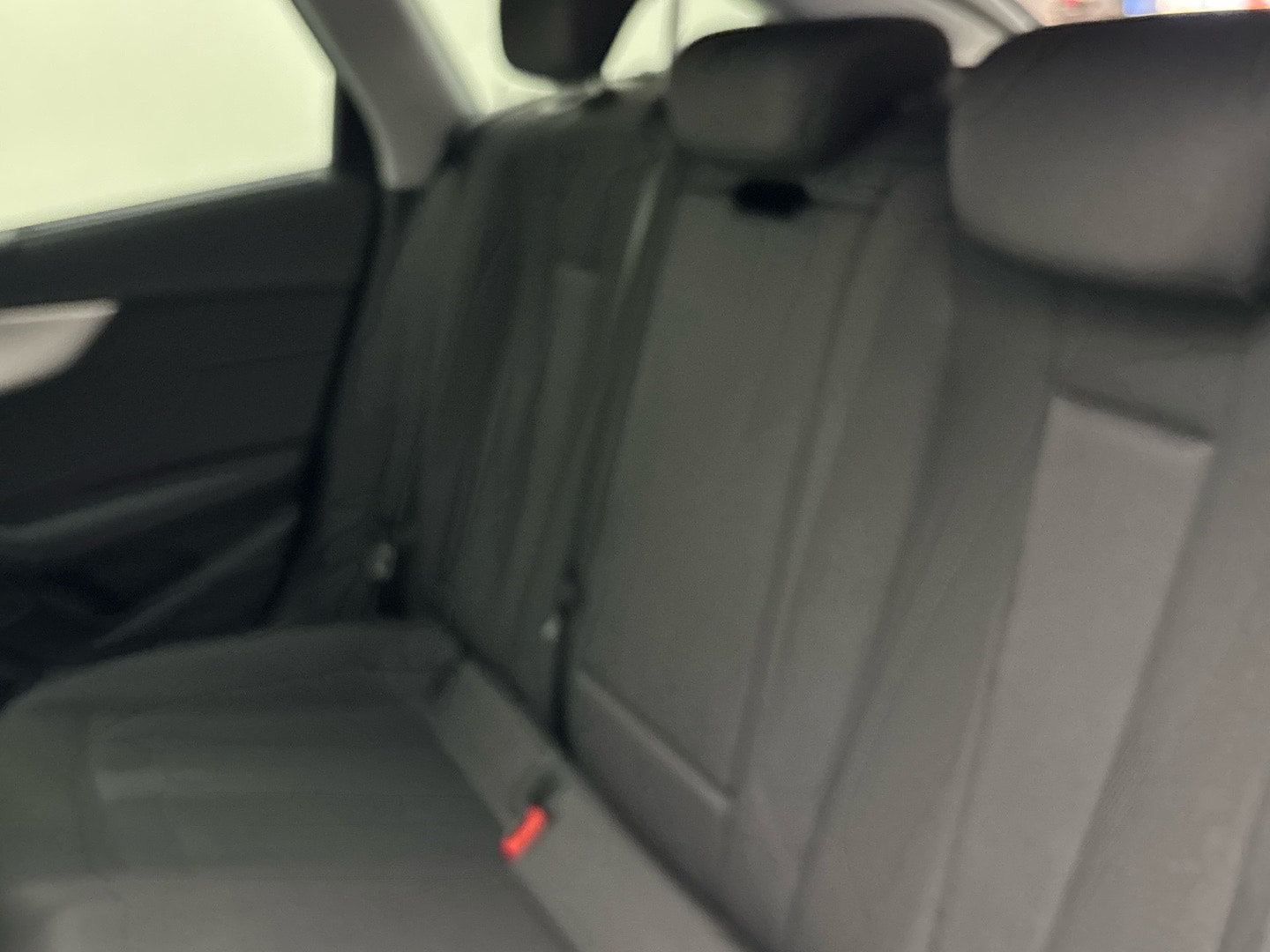 Bild über Audi A4 Avant S line 40 TDI S tronic - für weitere Informationen kontaktieren Sie den Audi Partner