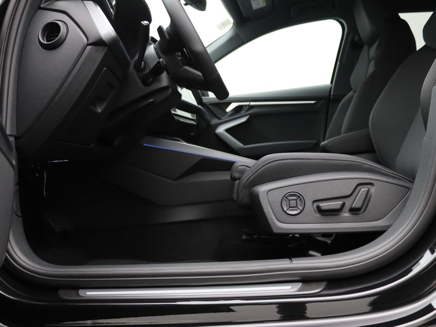 Bild über Audi A3 Sportback S line 35 TDI S tronic - für weitere Informationen kontaktieren Sie den Audi Partner