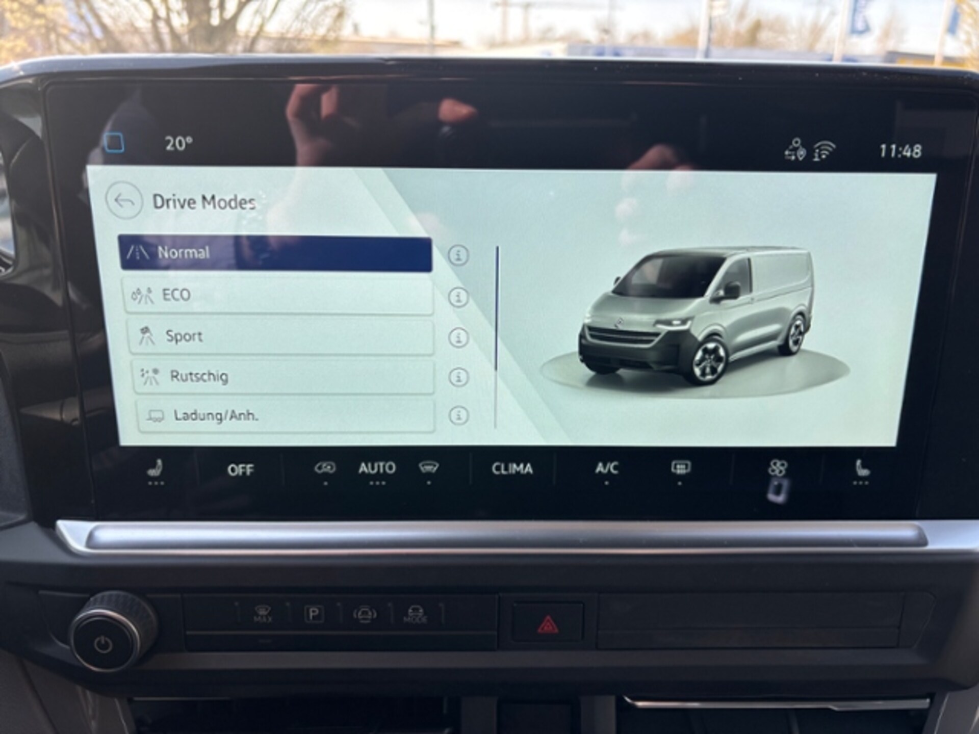 Volkswagen e-Caravelle Life