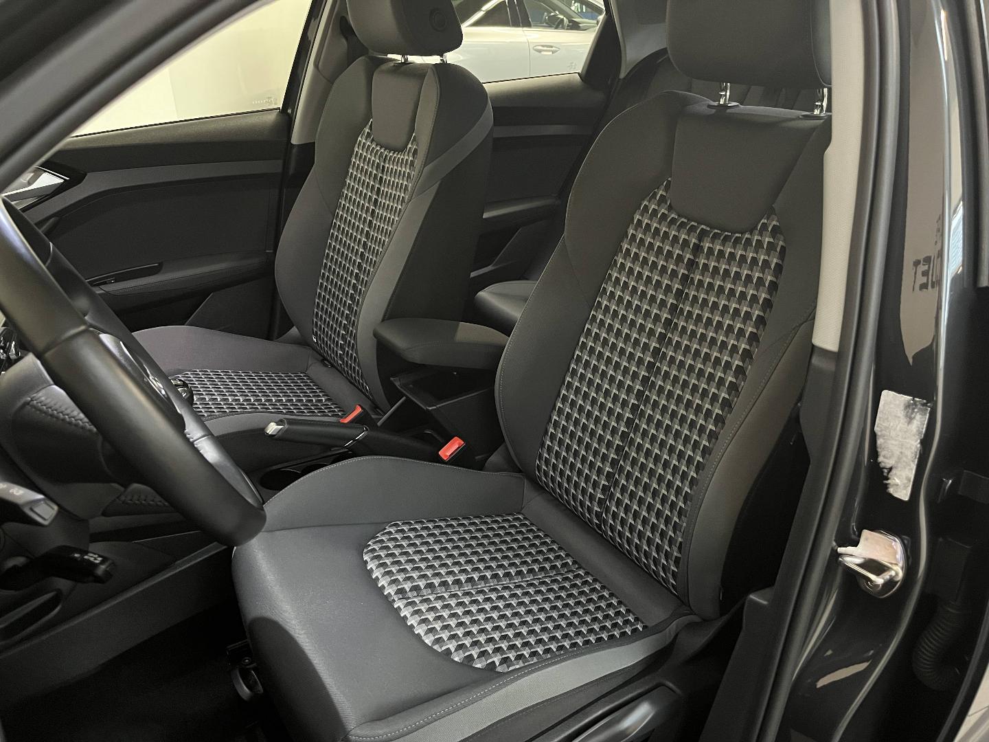 Image about Audi A1 Sportback Design 30 TFSI 85 kW (116 ch) 6 vitesses