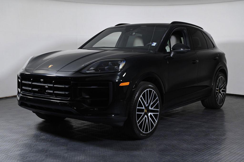 2024 Porsche Cayenne -'s photo