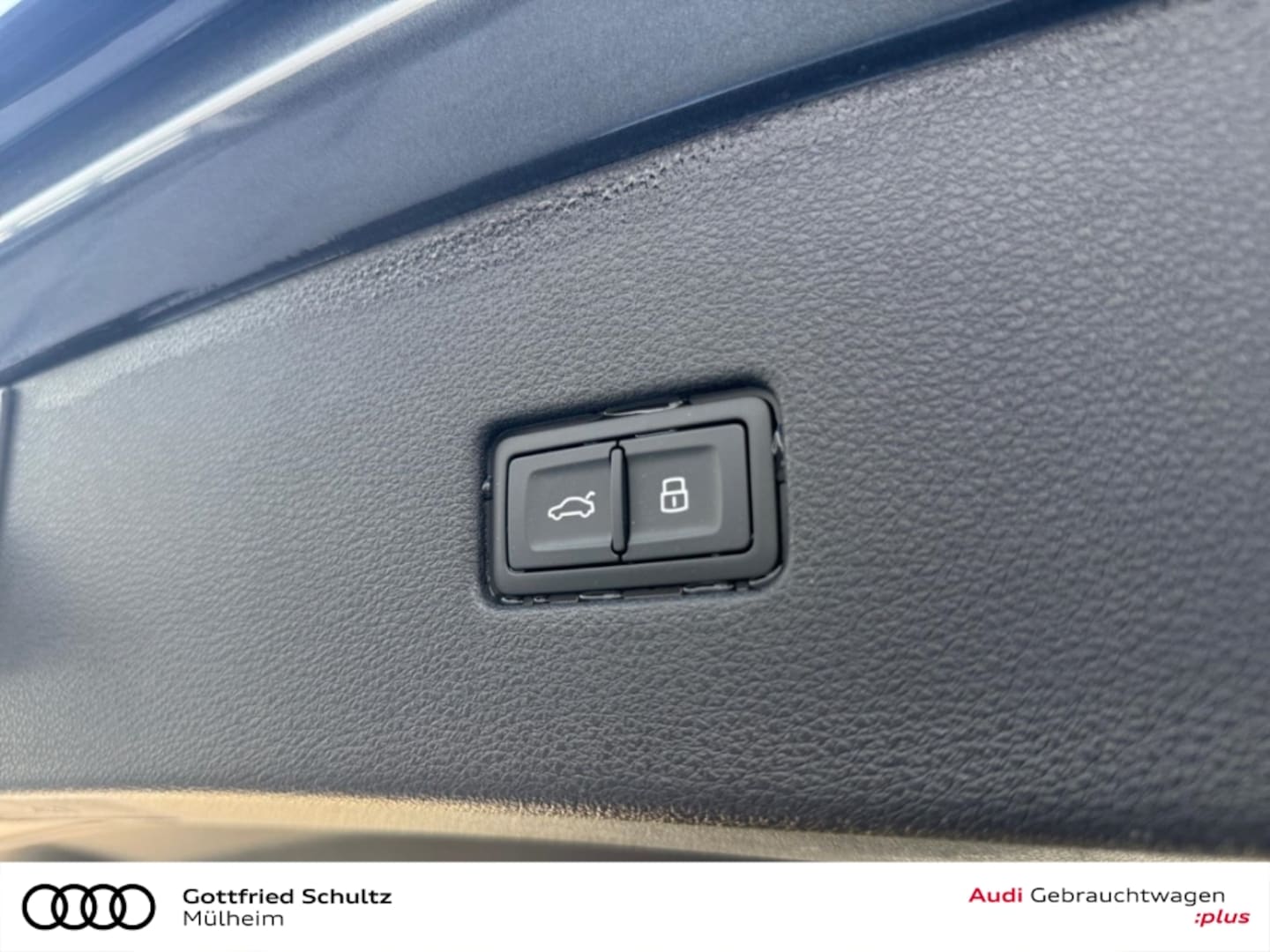 Bild über Audi SQ8 TFSI quattro tiptronic - für weitere Informationen kontaktieren Sie den Audi Partner