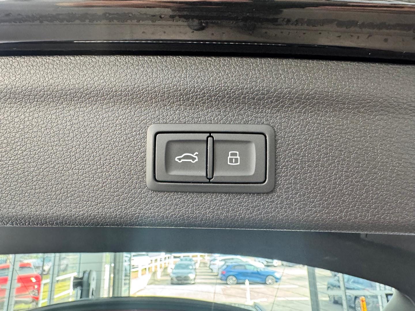 Image about Audi Q3 35 TFSI S tronic