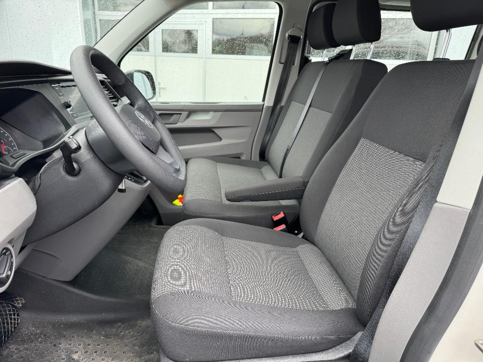 Volkswagen T6.1 Transporter Kombi kurzer Radstand – Bild 7