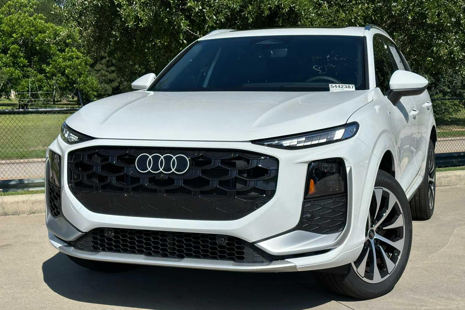 2026 Audi Q3 S line quattro's photo