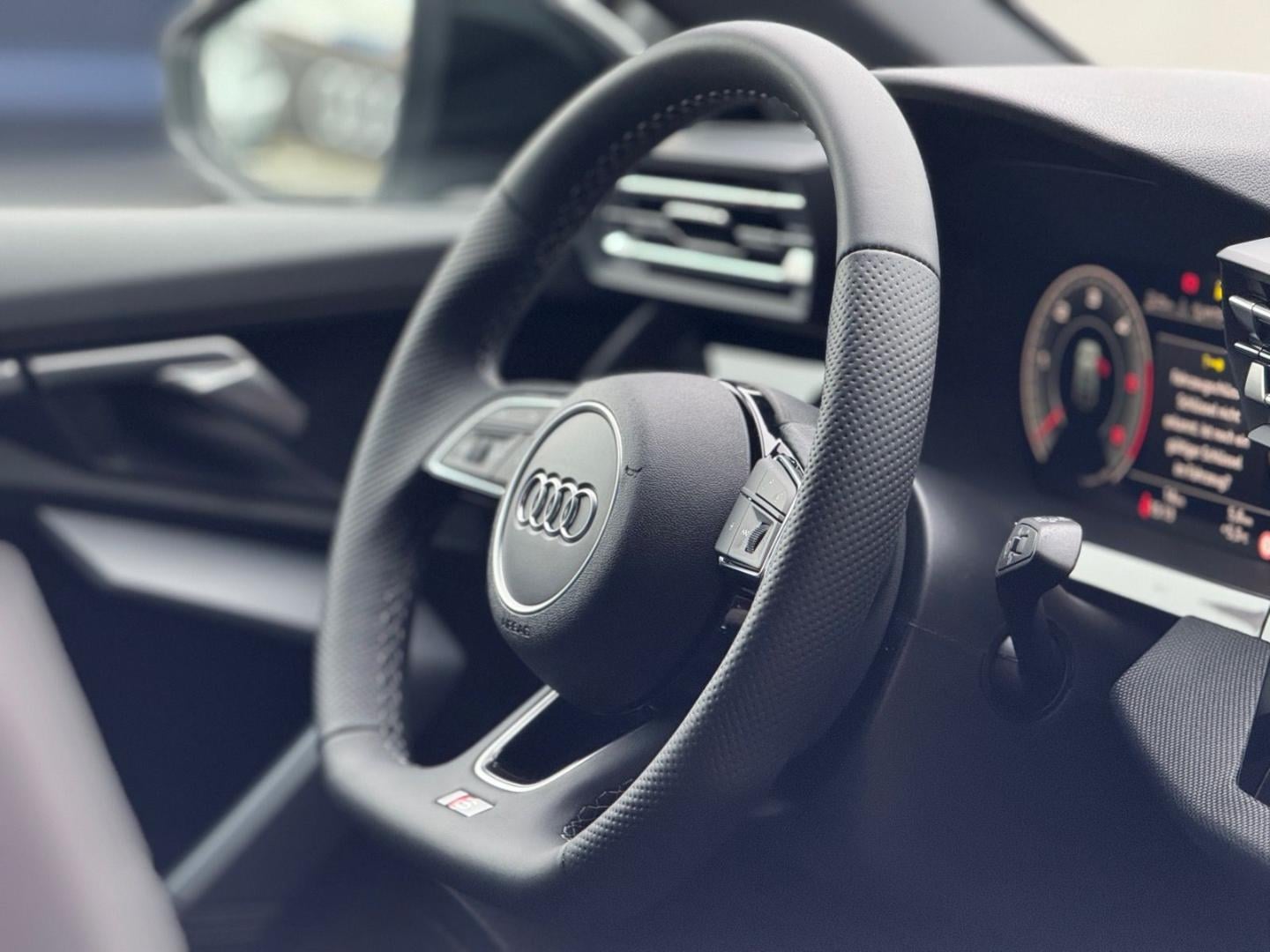 Bild über Audi A3 Sportback TDI Schaltgetriebe - für weitere Informationen kontaktieren Sie den Audi Partner