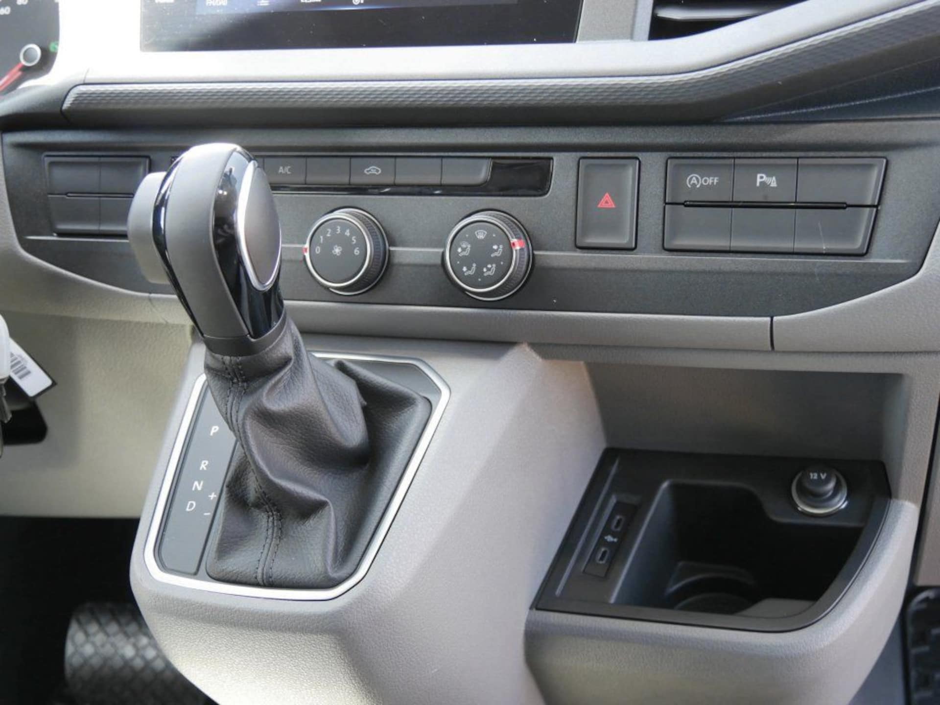 Volkswagen T6.1 Transporter Kasten langer Radstand