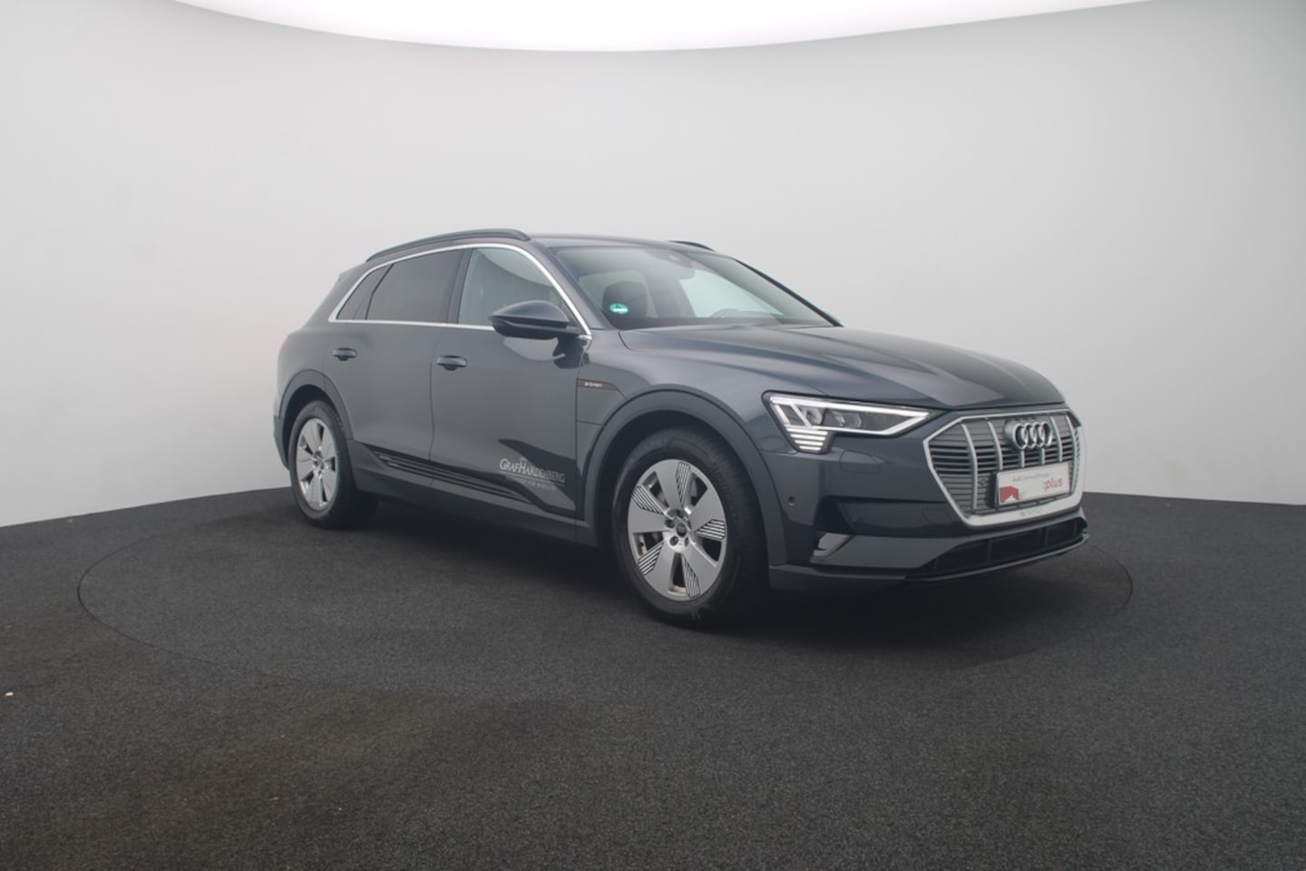 Bild über Audi e-tron 55 quattro - für weitere Informationen kontaktieren Sie den Audi Partner
