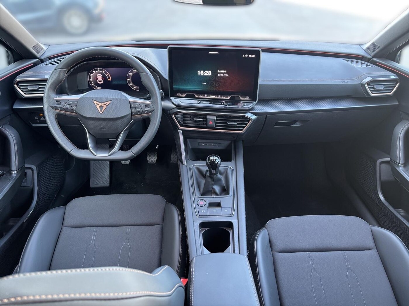 CUPRA Leon Sportstourer 1.5 TSI 110 kW (150 CV) — photo 4
