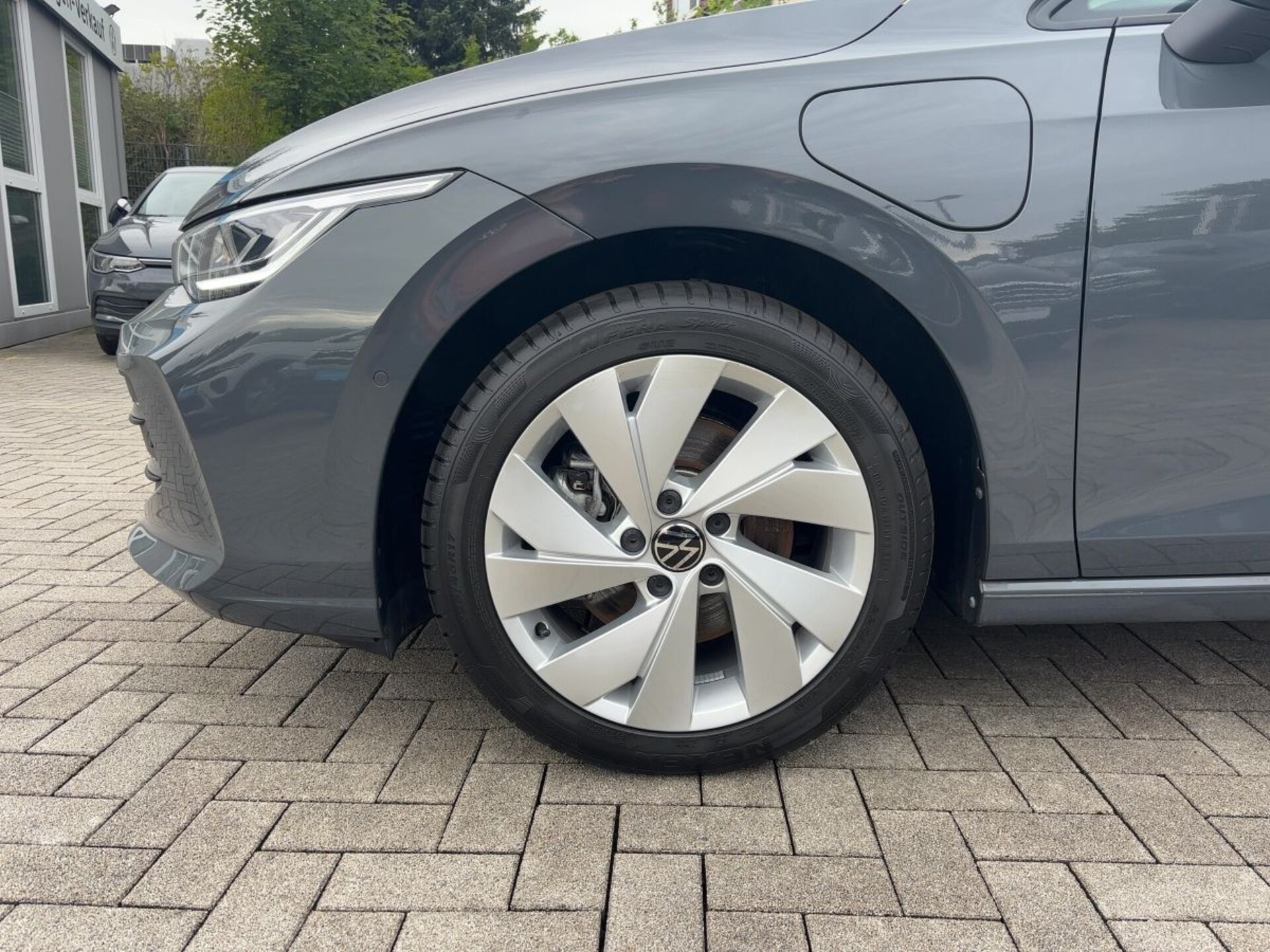 Volkswagen Golf Life