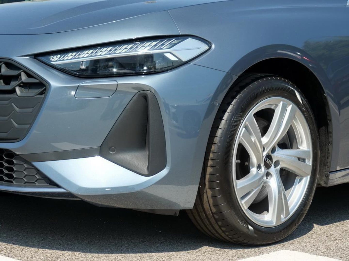 Bild über Audi A5 Avant TDI quattro 150 kW S tronic - für weitere Informationen kontaktieren Sie den Audi Partner