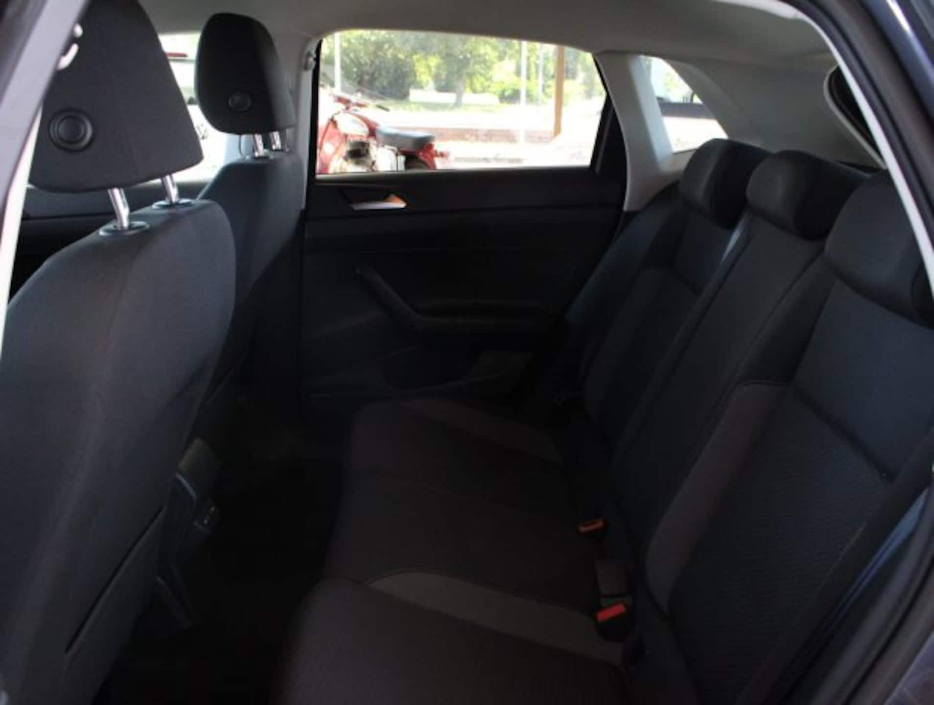 Volkswagen Polo Active