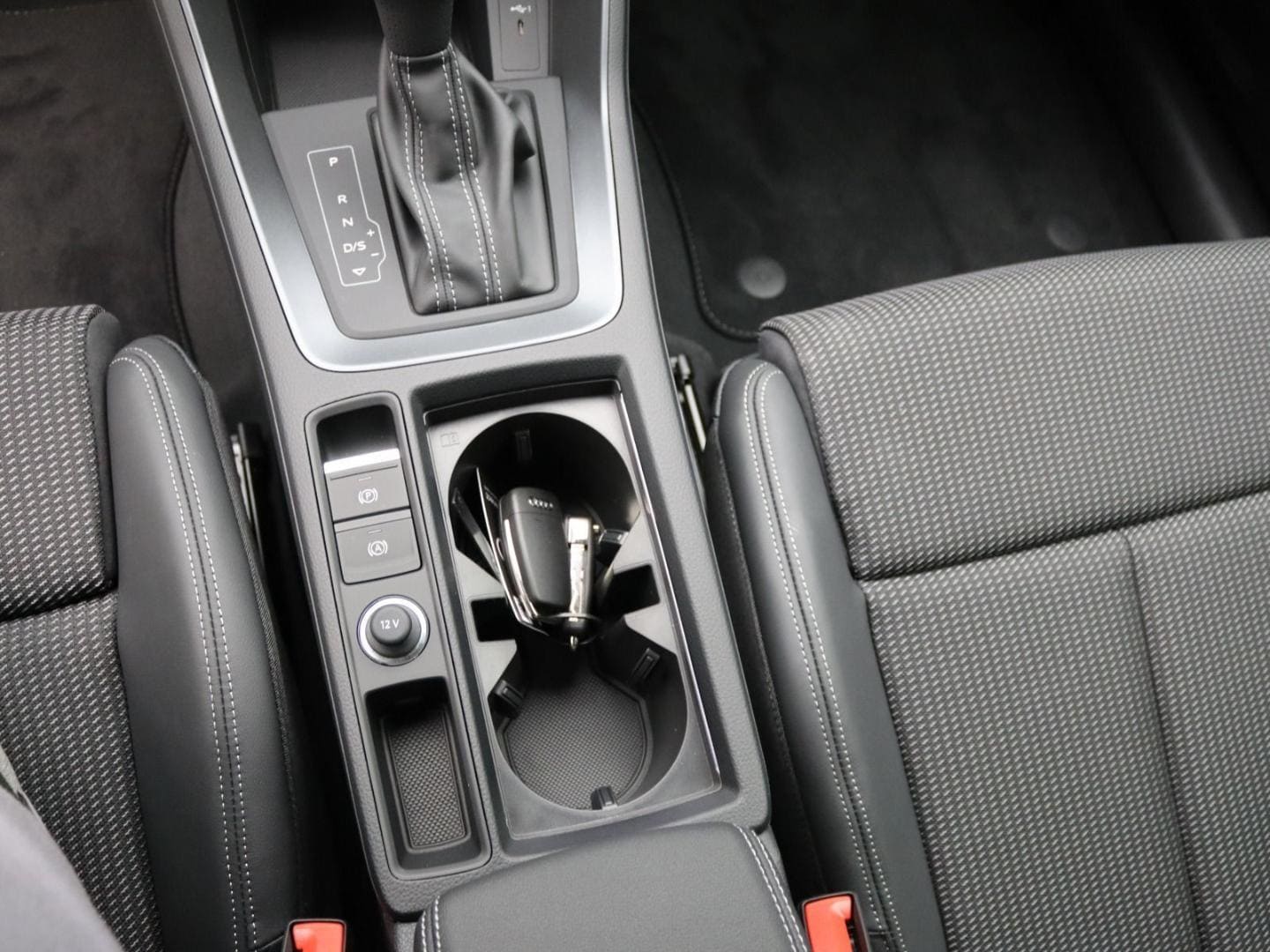 Bild über Audi Q3 S line 35 TFSI S tronic - für weitere Informationen kontaktieren Sie den Audi Partner