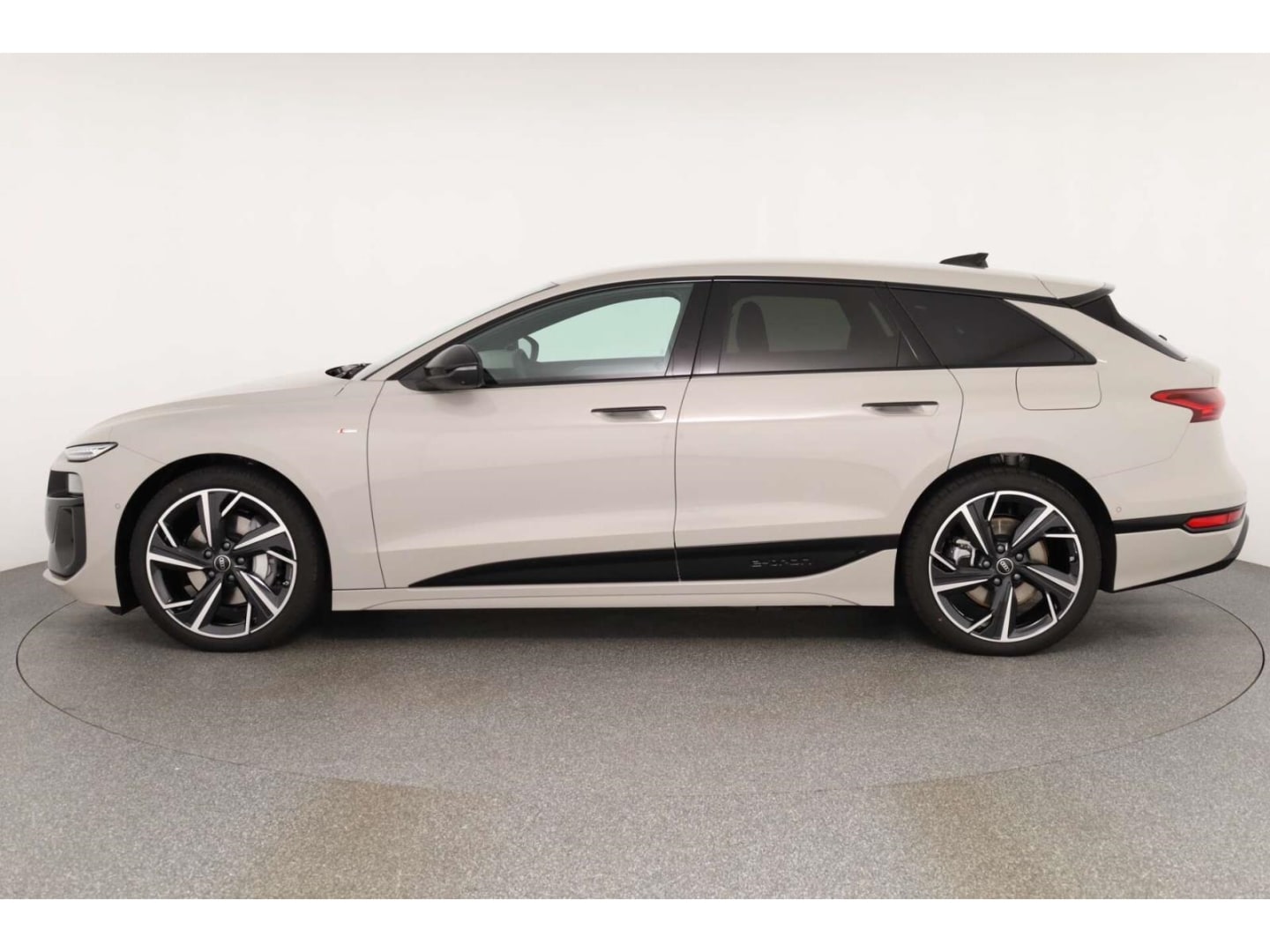 Bild über Audi A6 Avant e-tron S line business e-tron quattro 315 kW - für weitere Informationen kontaktieren Sie den Audi Partner