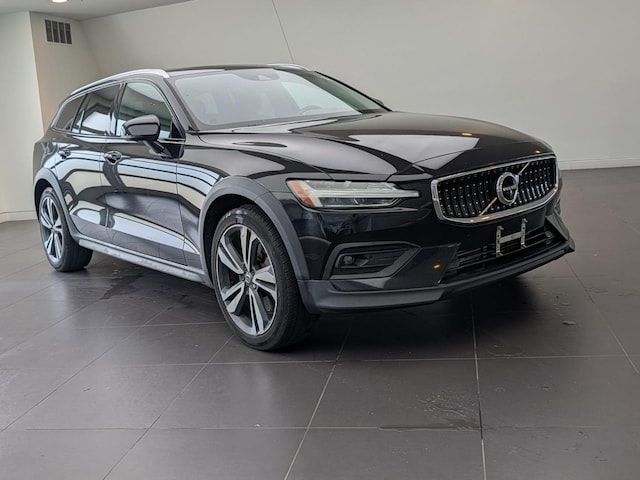 2019 Volvo V60 Cross Country