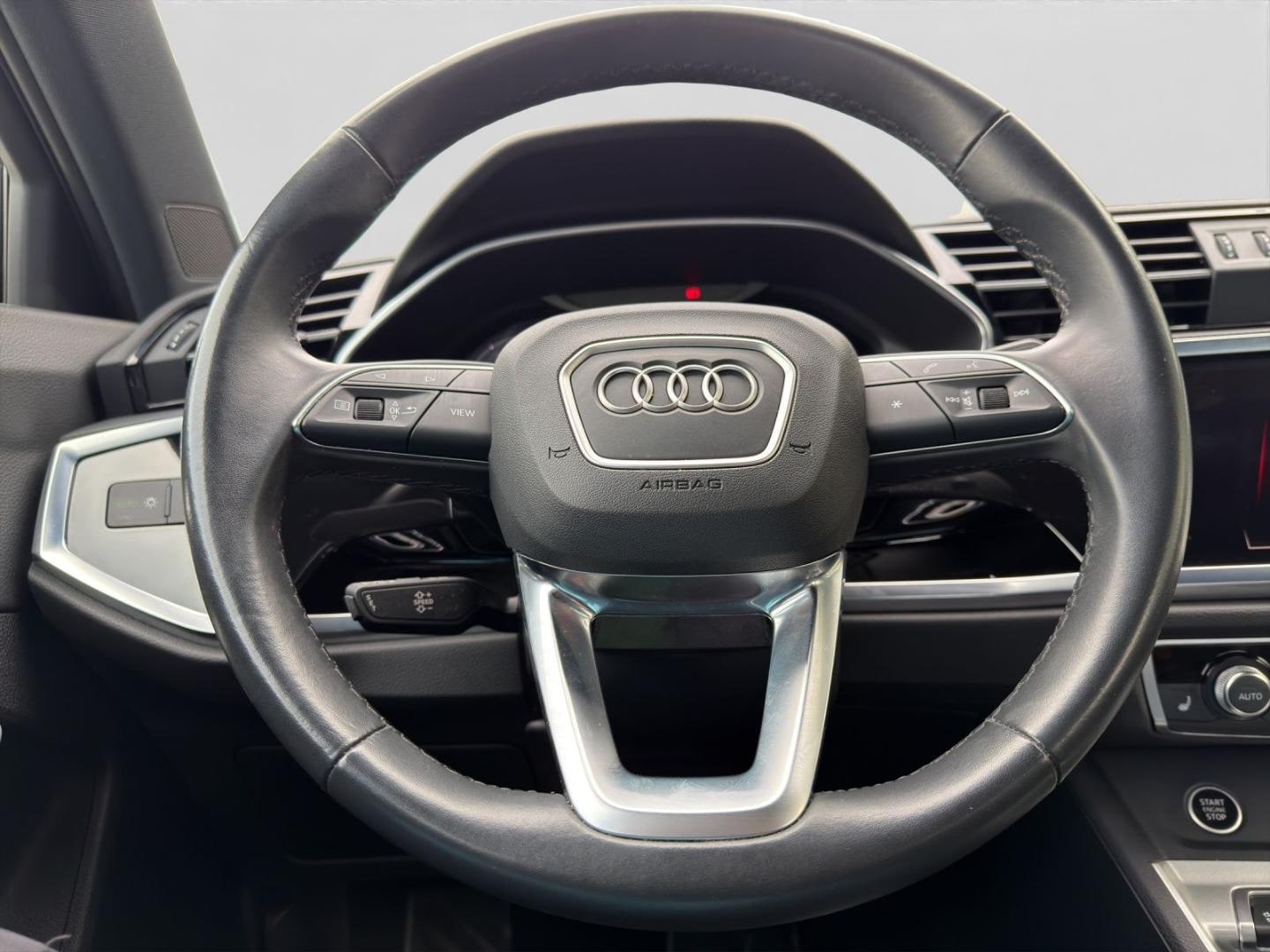Bild über Audi Q3 advanced 35 TFSI S tronic - für weitere Informationen kontaktieren Sie den Audi Partner