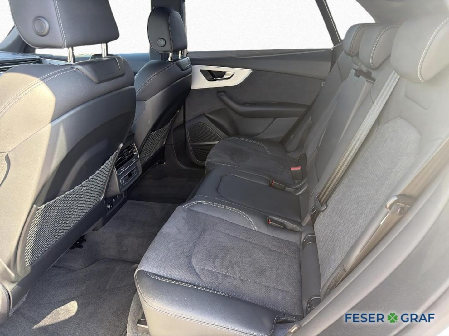 Bild über Audi Q8 SUV TFSI e S line business TFSI e quattro 290 kW tiptronic - für weitere Informationen kontaktieren Sie den Audi Partner