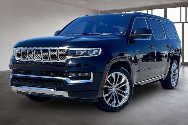 Photo of 2022 Jeep Grand Wagoneer