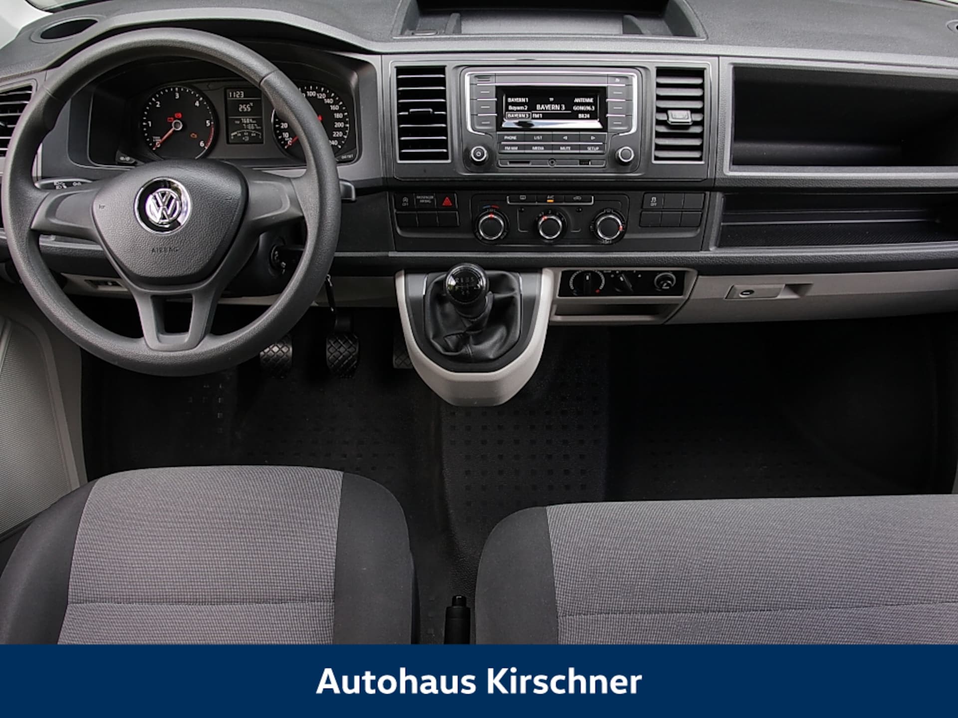 Volkswagen T6 Transporter Kombi