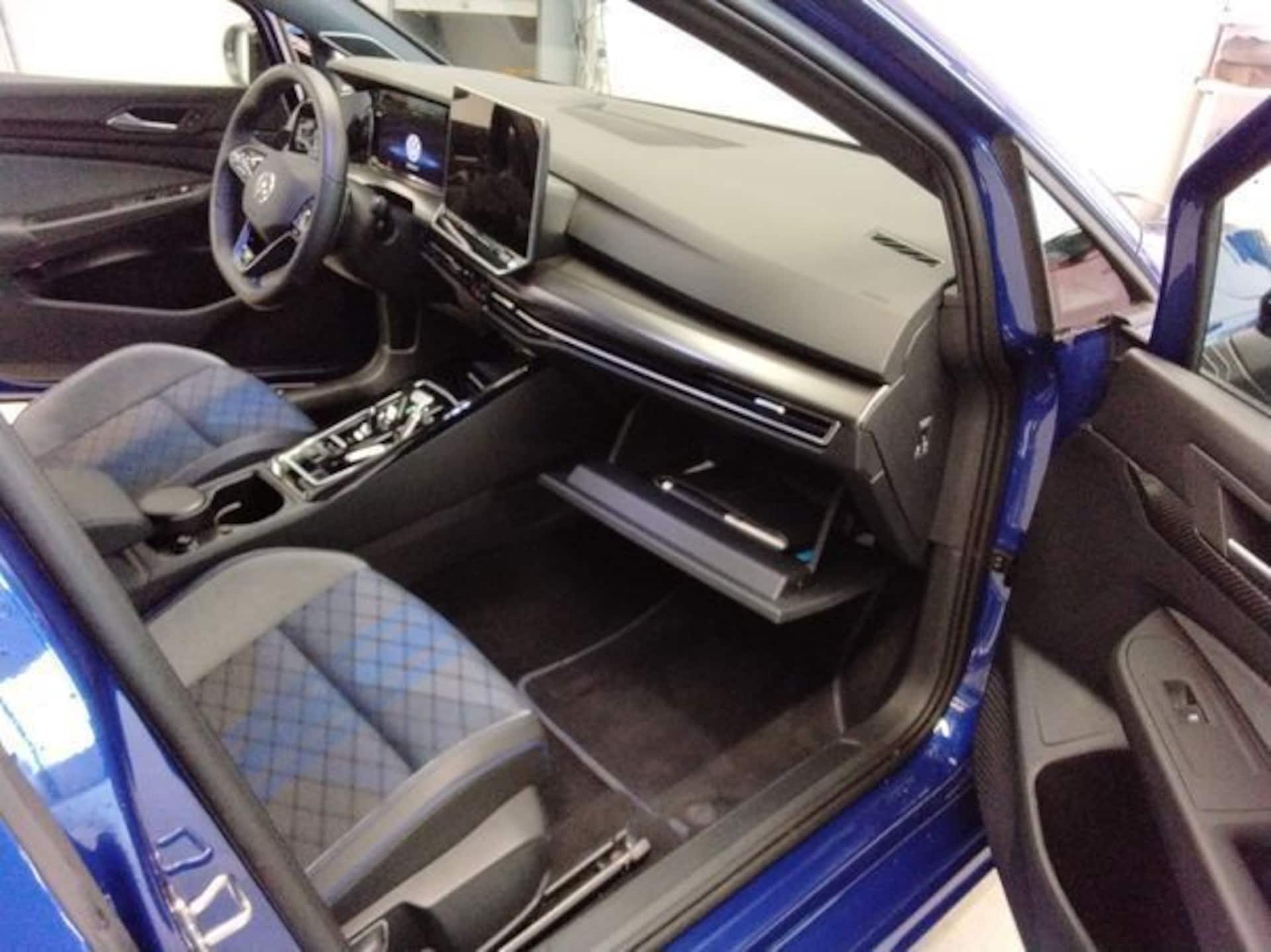 Volkswagen Golf Variant R