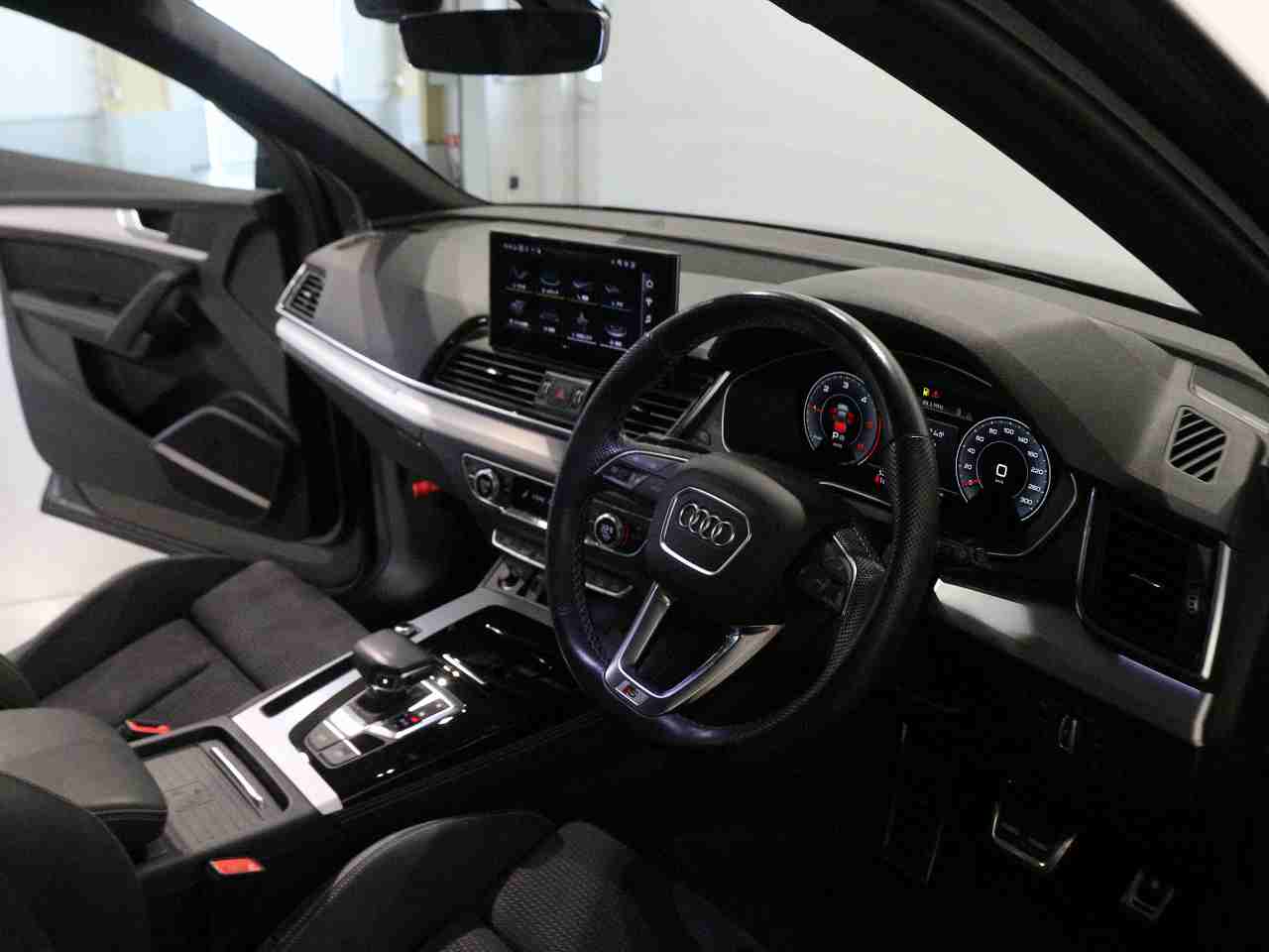 Image about Audi Q5 Sportback 40 TDI quattro S line