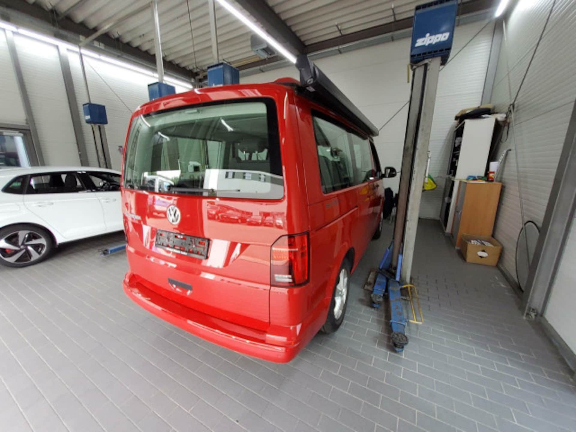 Volkswagen T6.1 California Beach