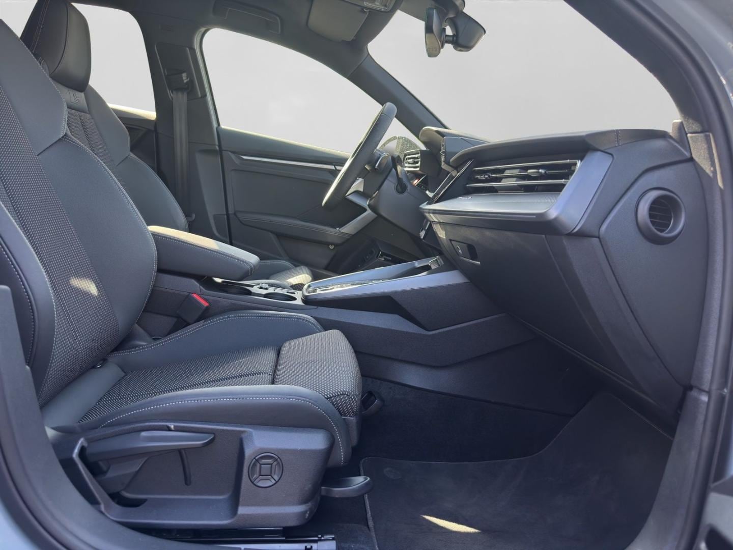 Bild über Audi A3 Sportback TFSI e advanced 40 TFSI e S tronic - für weitere Informationen kontaktieren Sie den Audi Partner