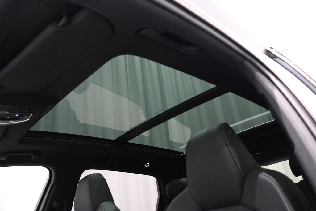 Bild som visar&nbsp;Audi Q7 SUV TFSI e&nbsp;Q7 SUV 60 TFSI e quattro S line 490 hk tiptronic - för mer information kontakta din Audi Partner